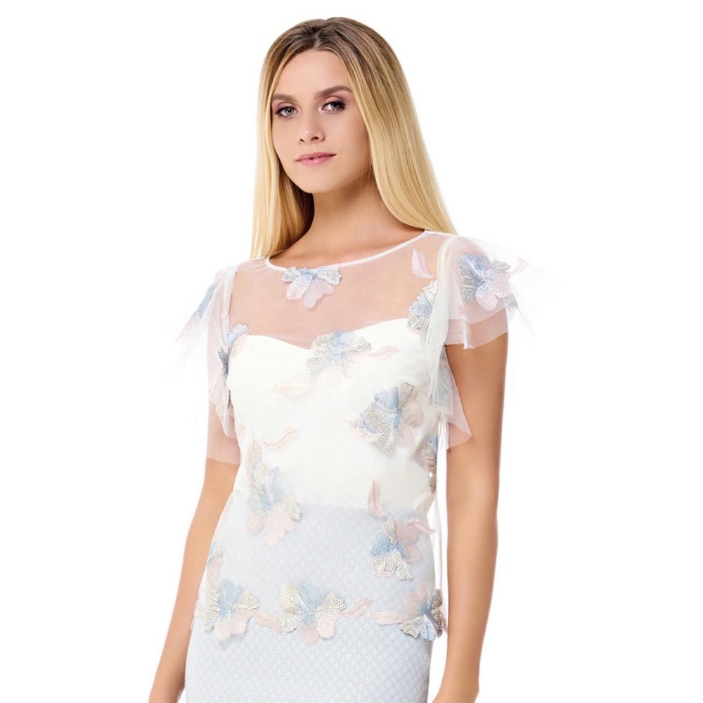 📣SALE❗️
Amazing embroidered-mesh blouse